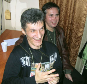 Александр Чернецкий и Наиль Кадыров в гримёрке. Санкт-Петербург. 2004 год. Фото из архива Александра Чернецкого.