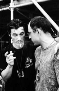 Александр Чернецкий и Александр Гордеев перед выступлением на фестивале «Крылья-2003». Фото из архива Александра Чернецкого.